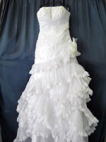 �n���C�����̃h���X�E�u�[�P