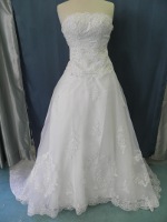 �n���C�����̃h���X�E�u�[�P